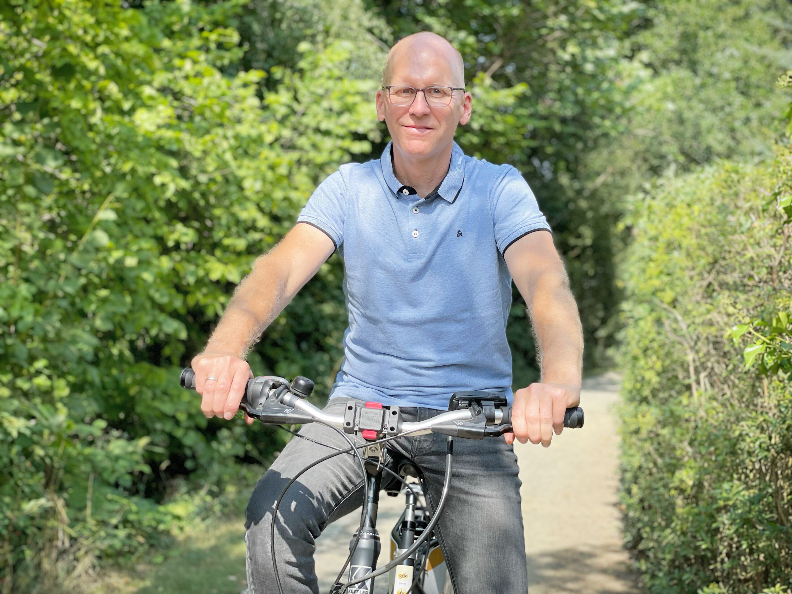 Mann auf dem Fahrrad