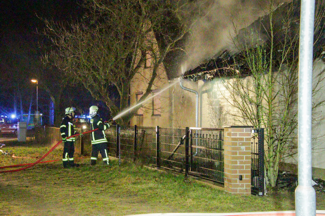 Feuer an einem Gebäude